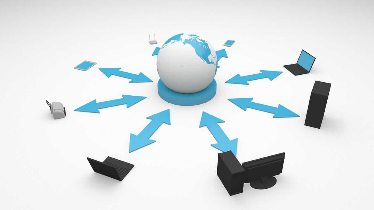 Globe connecting pieces of technology to the internet